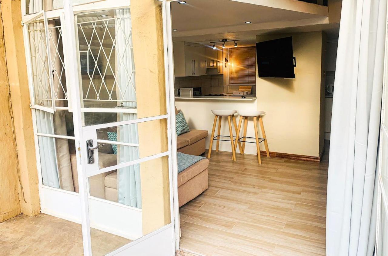 Appartamento The Loft@Santorini Pretoria-Noord Esterno foto